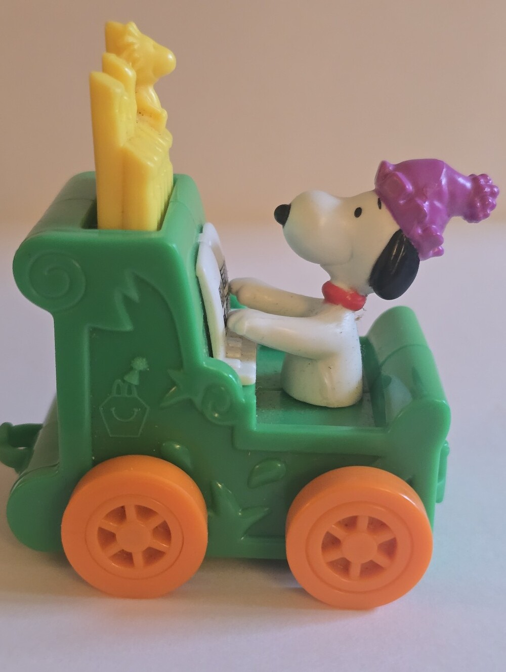 Vtg Snoopy Happy Birthday McDonald’s 1994 Peanuts Toy